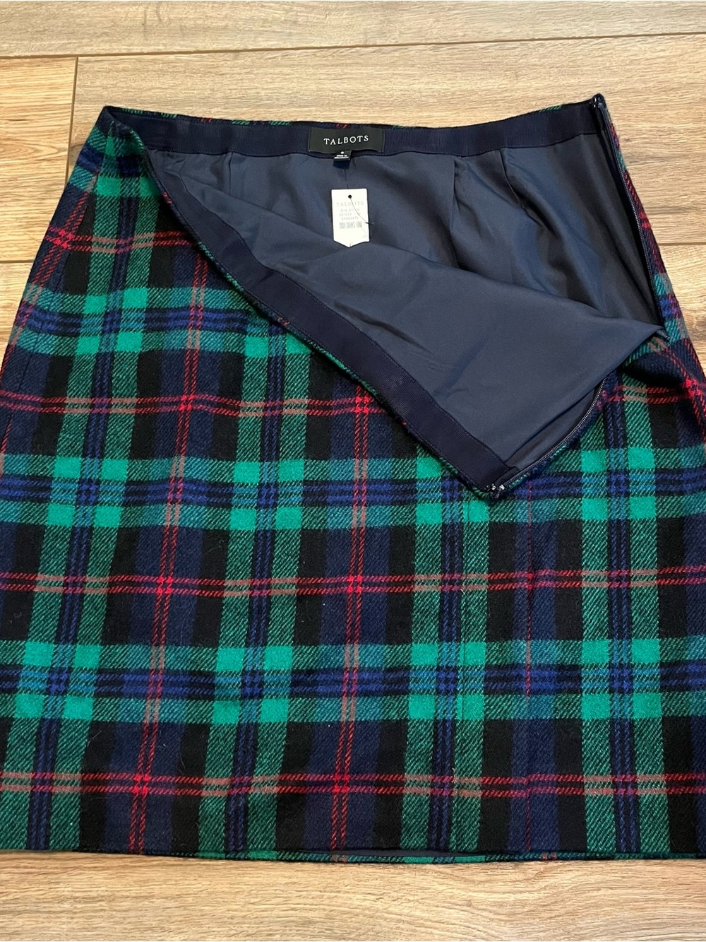 NWT Talbots Plaid Wool Blend Pencil Skirt Women’s Size 6 Green Blue Red - Picture 6 of 9